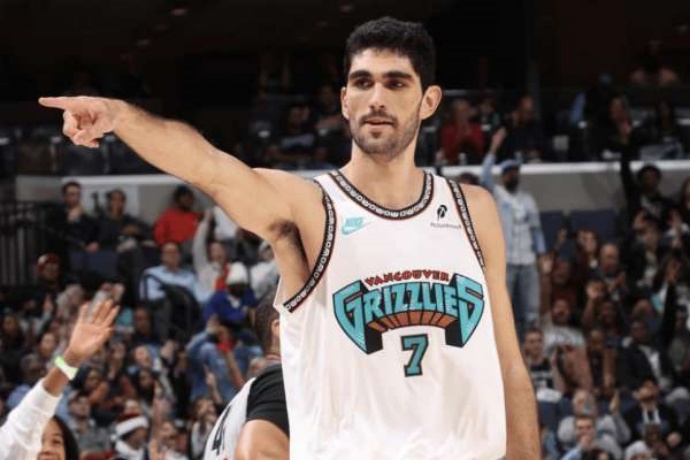 3 年 5250 万!灰熊续约阿尔达马,稳固内线版图冲击季后赛 3 年 5250 万!灰熊续约阿尔达马,稳固内线版图冲击季后赛